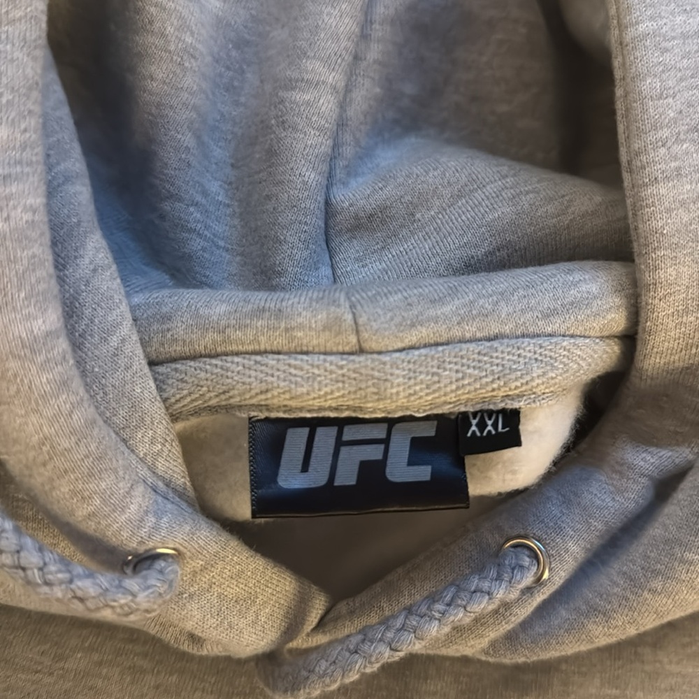 New without. Men's White UFC Noche Fecha Pullover Hoodie - Picture 5 of 5